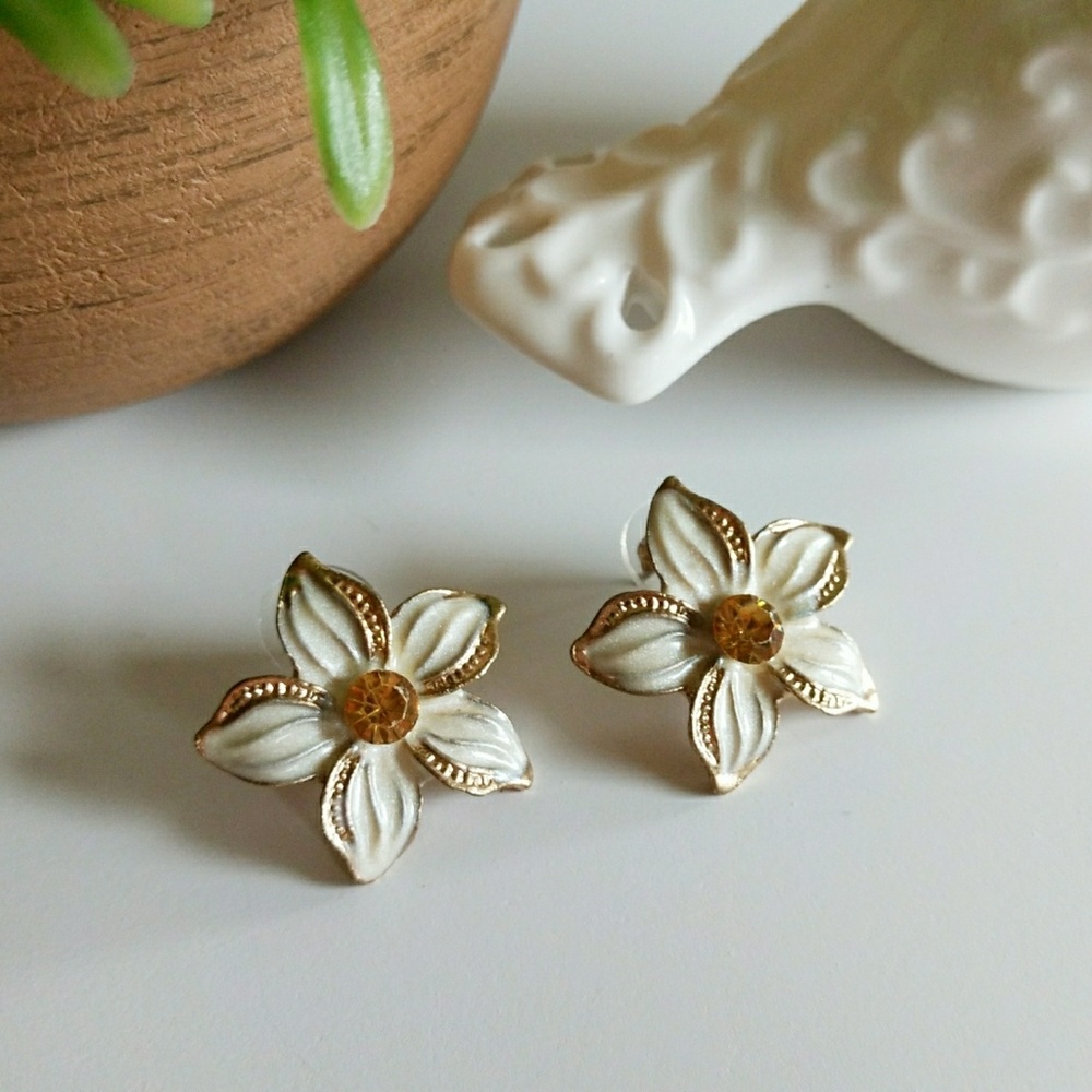 🌸Pearled Flower Earrings🌸